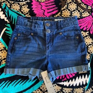 Aeropostale High Waisted Shorty